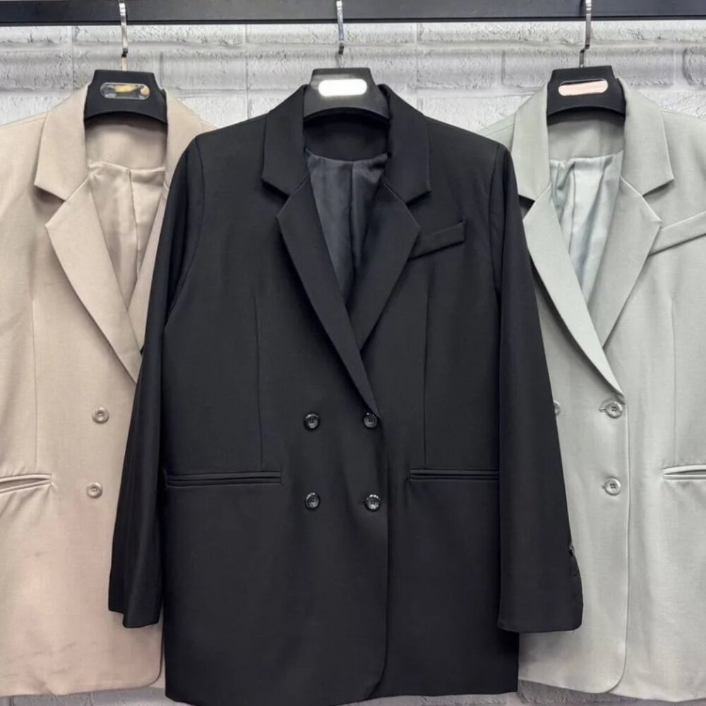 Women's oversized jacket. New, size M.